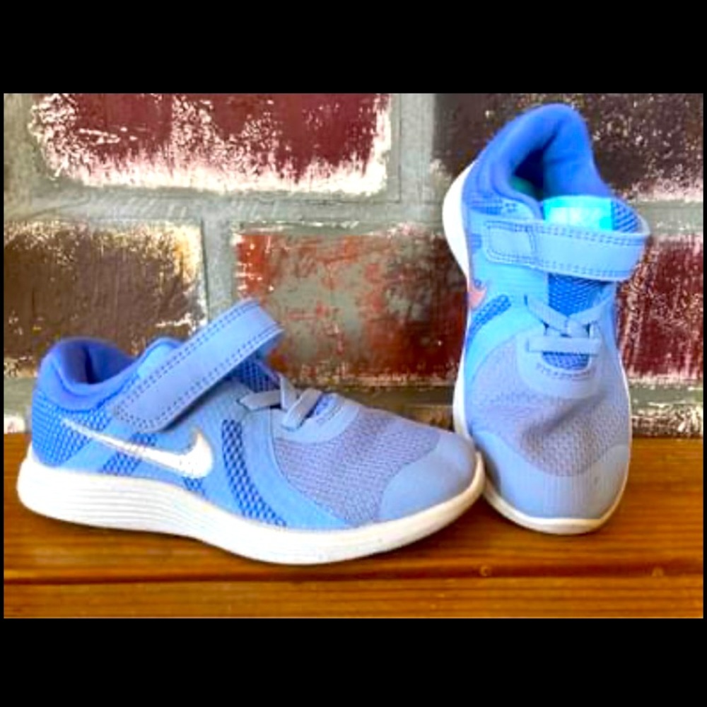 Nike Girl's Sneakers sz 10